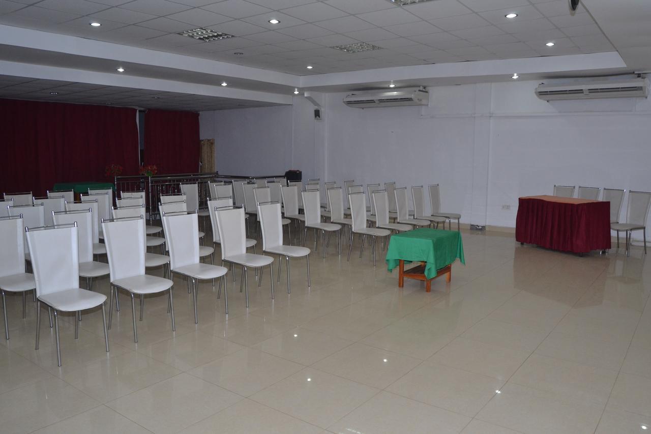 Gnaanams Hotel And Restaurant Джафна Екстериор снимка
