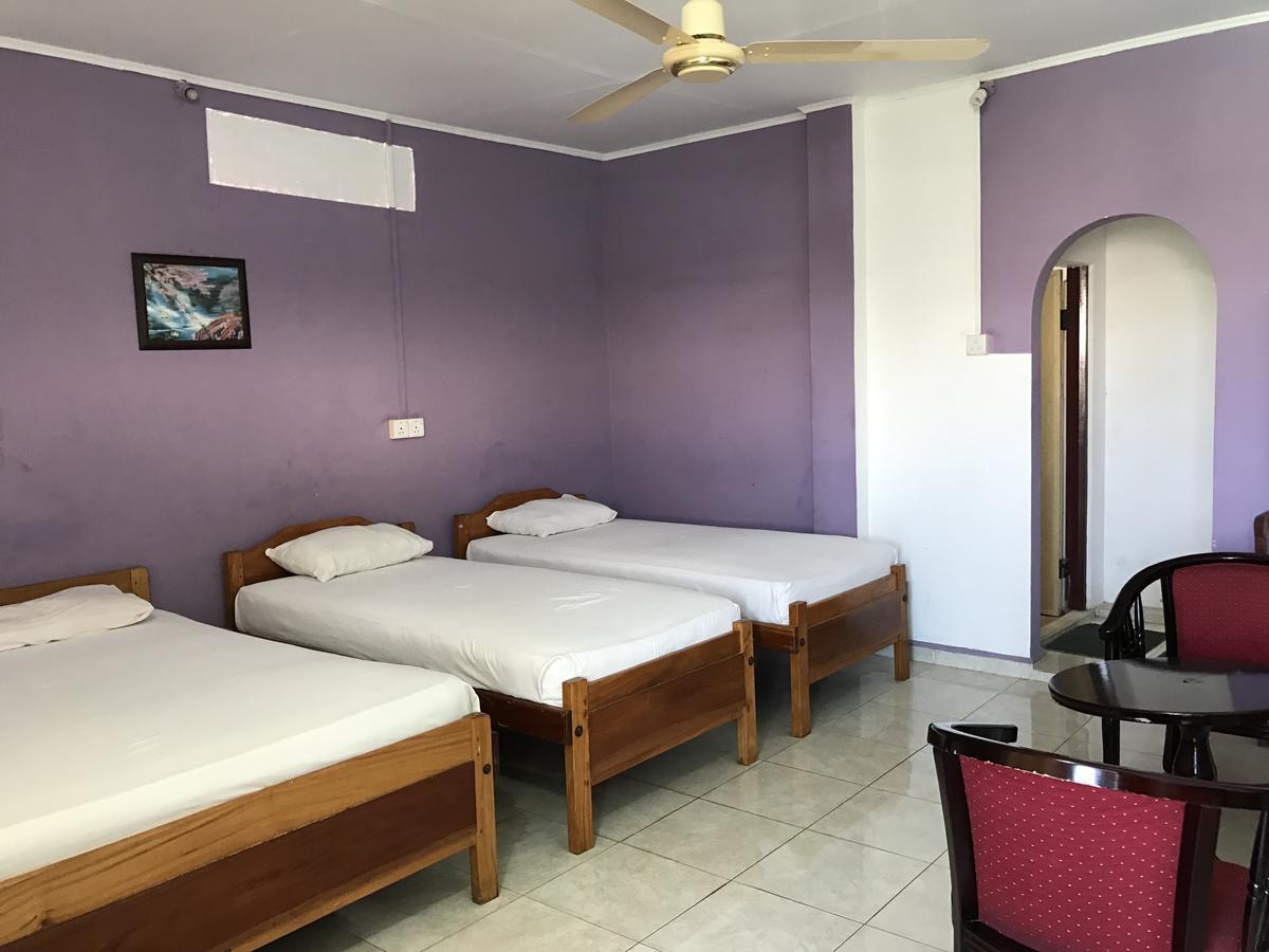 Gnaanams Hotel And Restaurant Джафна Екстериор снимка
