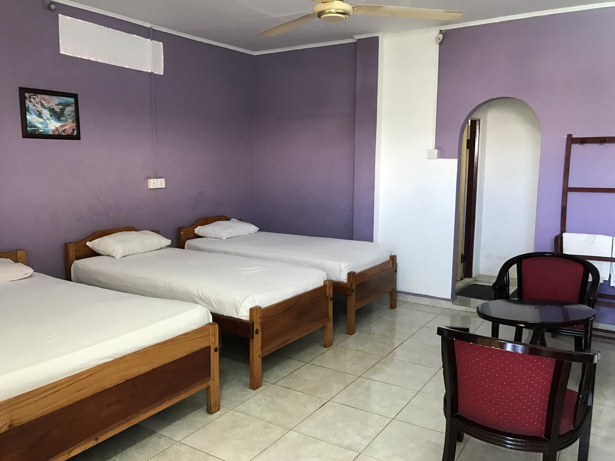 Gnaanams Hotel And Restaurant Джафна Екстериор снимка