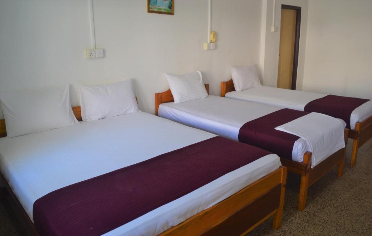 Gnaanams Hotel And Restaurant Джафна Екстериор снимка